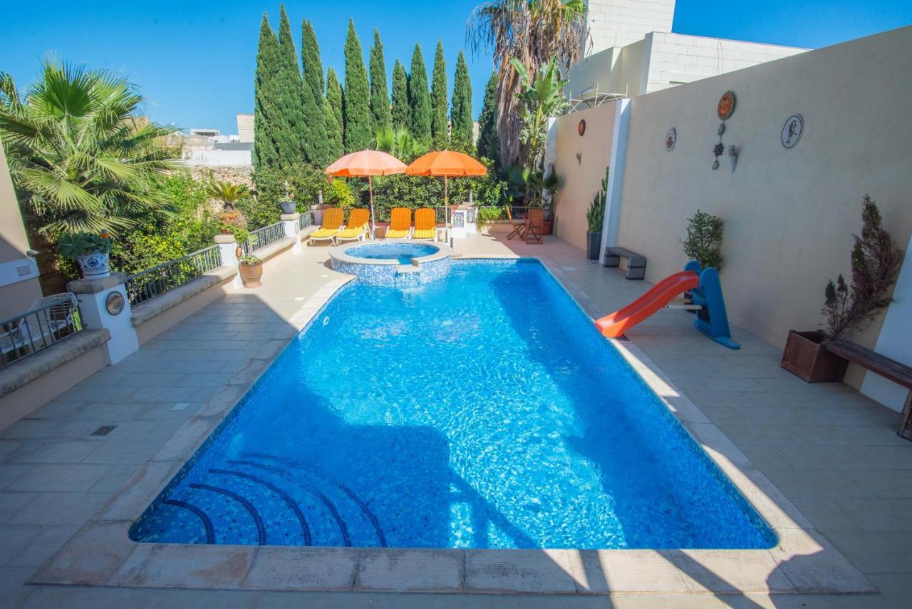 Central Villa Flatlet With Pool - Free Parking And Wifi Lija Buitenkant foto