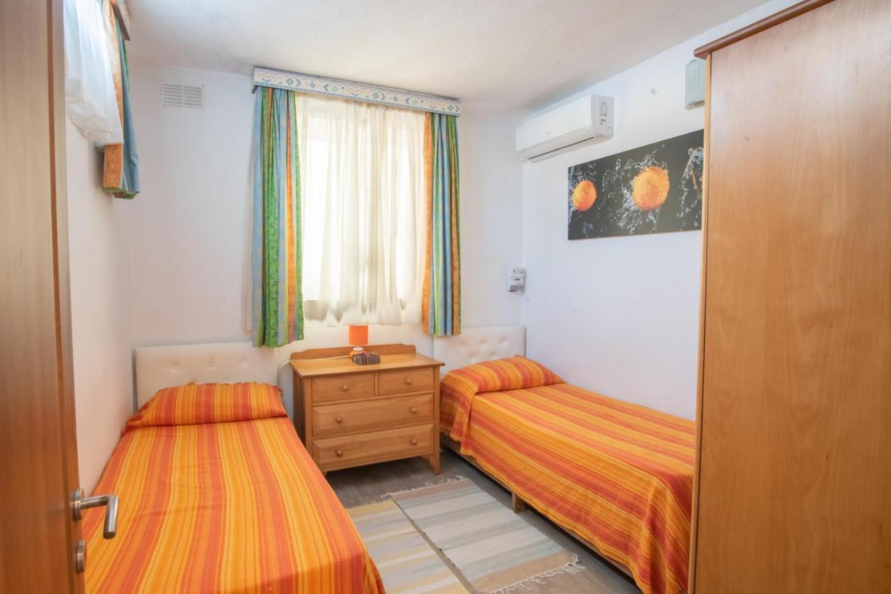 Central Villa Flatlet With Pool - Free Parking And Wifi Lija Buitenkant foto