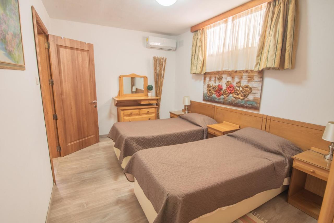 Central Villa Flatlet With Pool - Free Parking And Wifi Lija Buitenkant foto