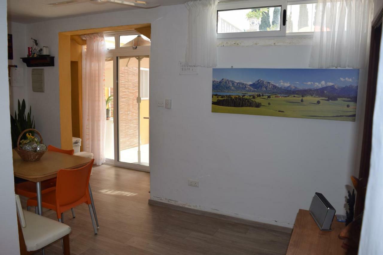 Central Villa Flatlet With Pool - Free Parking And Wifi Lija Buitenkant foto
